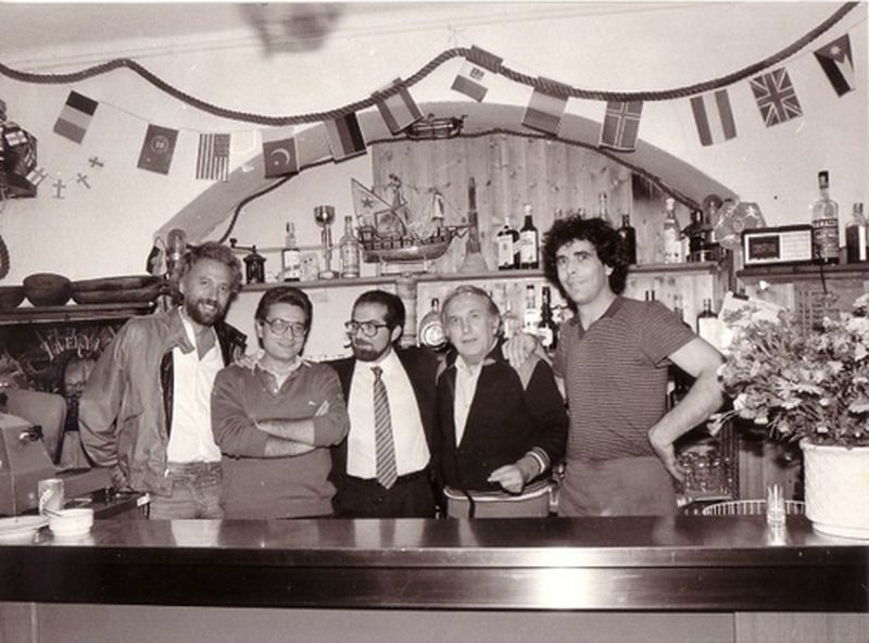 1972-Genova-presso la Comunità S.Benedetto con Don Gallo, il collega Cuozzo e il giornalista Di Salvo