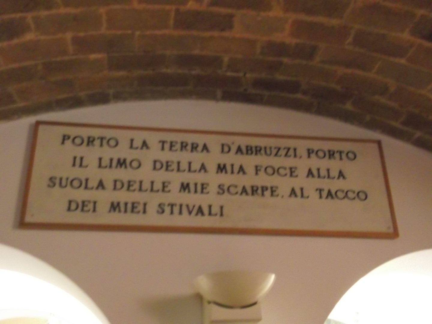 PALLA AL CENTRO